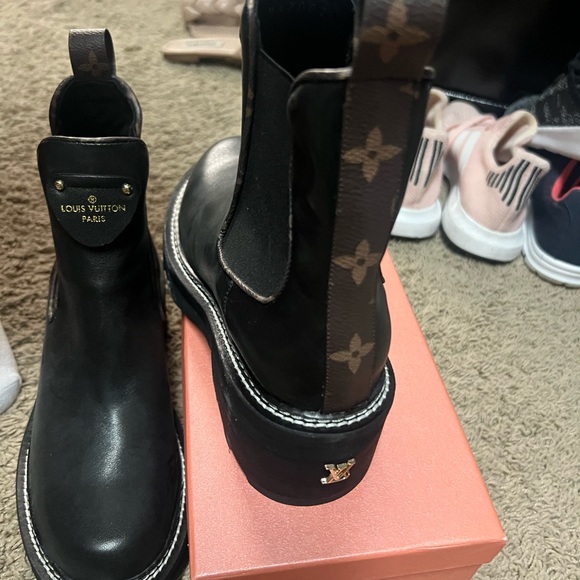 Shoes - Black boot